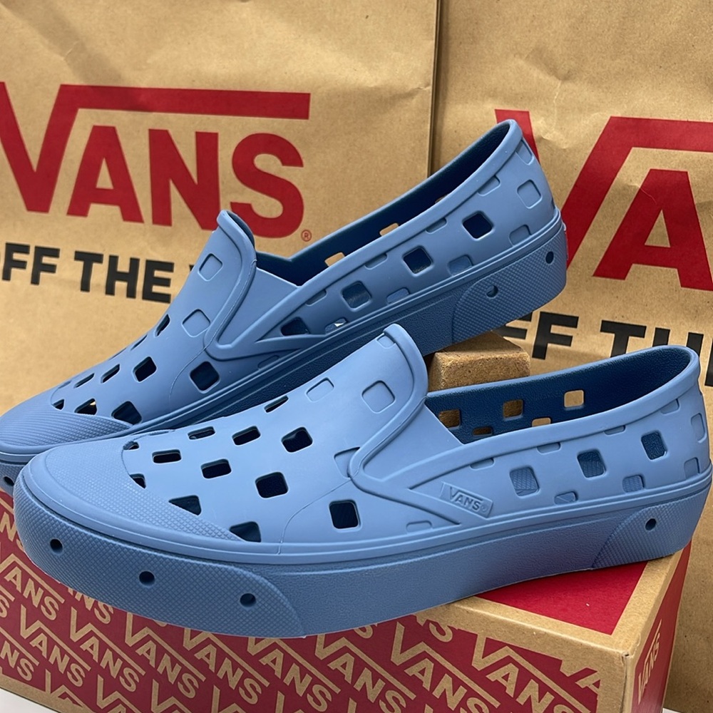Vans Men’s Slip-On Trk Captains Blue 
VN0A5HF8ZR8
Sneakers - Picture 6 of 16